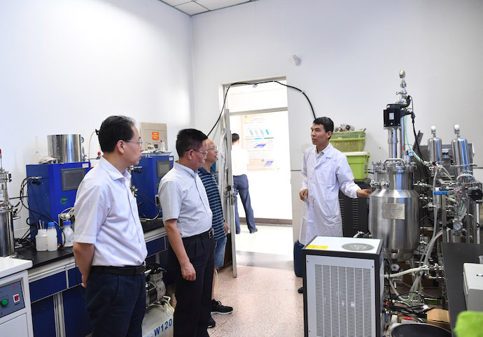 参观河北省微生物多样性研究及应用重点实验室